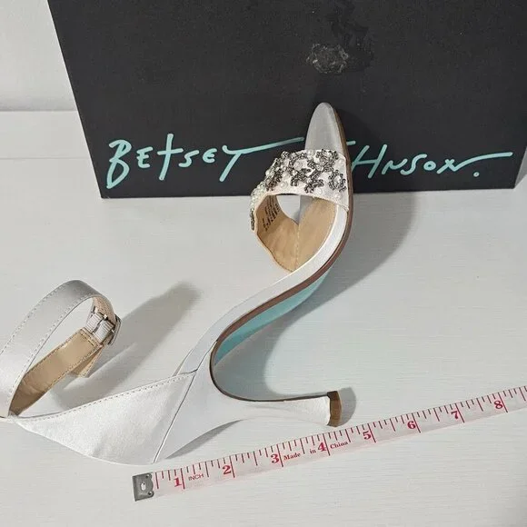 Betsey Johnson Devan Sandal Ivory Women's Size 7 104070 - Picture 6 of 6